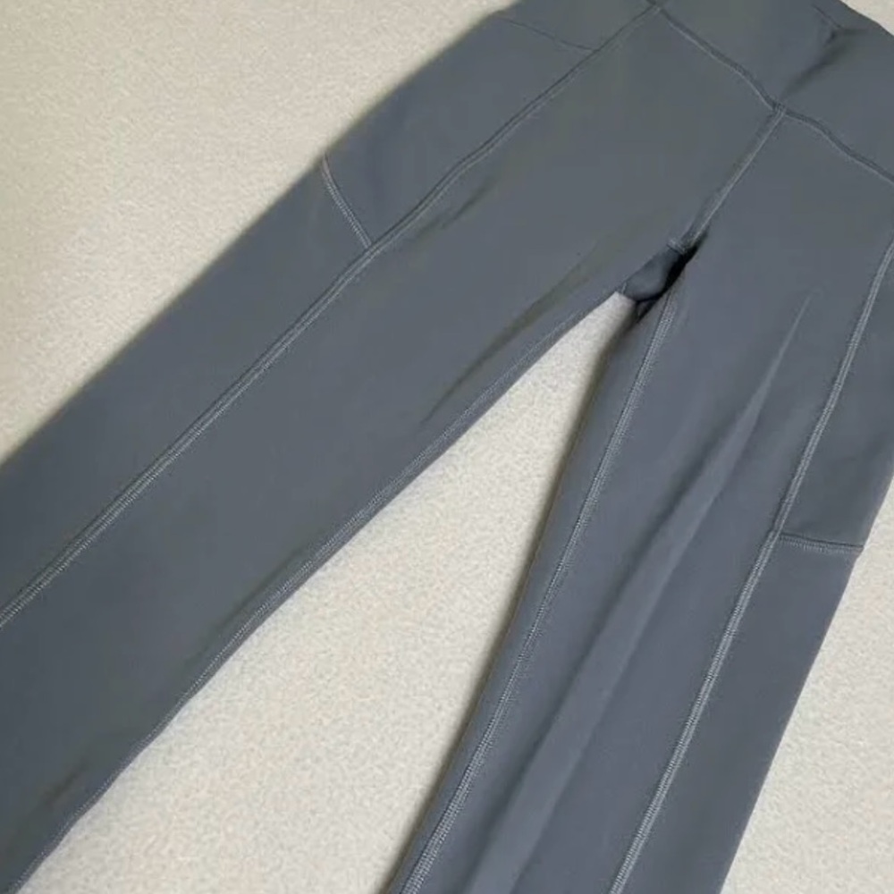 lululemon Invigorate High-Rise Tight 25", Chambray, Size 4 - Picture 7 of 7